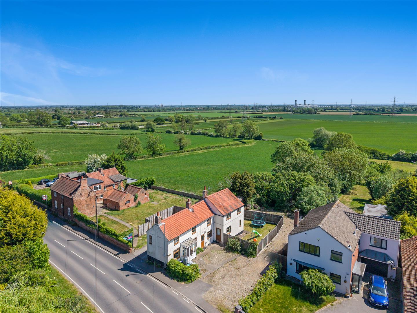 Main Street, Upton, Newark